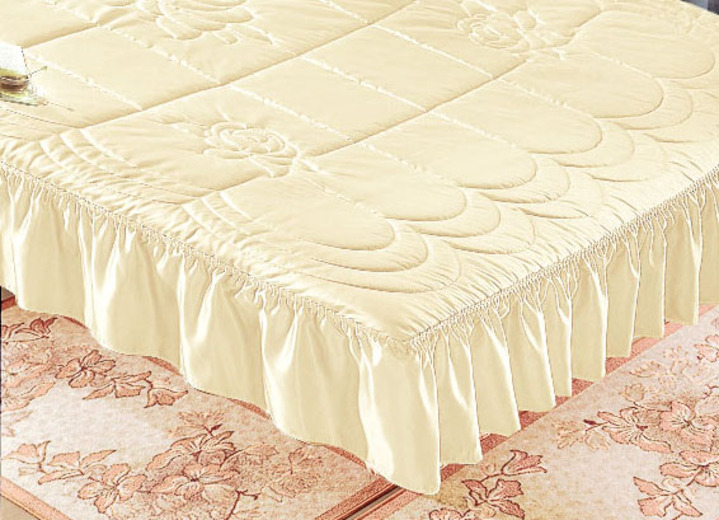 Överkast - Överkast med volangfinish, i storlek 873 (enkelsäng, 140x210 cm, 1 kappa) till 916 (franska säng, 280x250 cm, 3 kappor), i färg CREME Utsikt 1