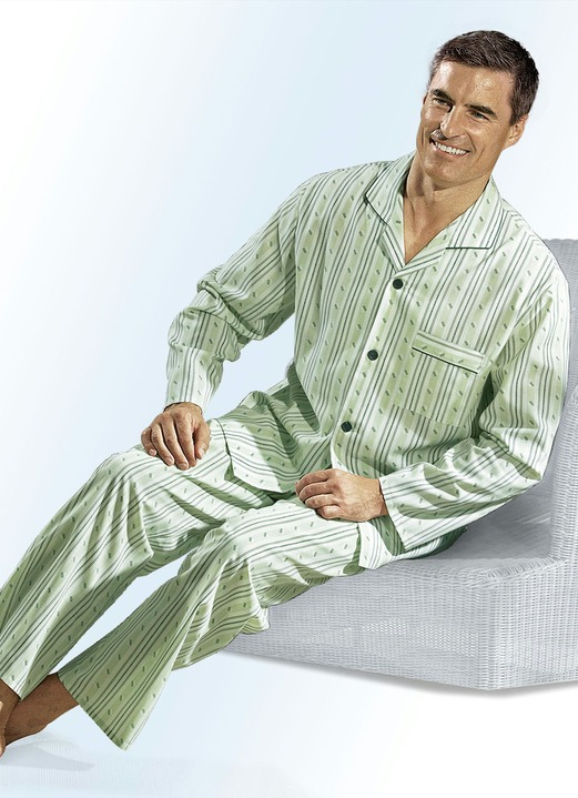 Pyjamasar - Pyjamas i ledig modell med hel knäppning av vävt tyg, i storlek 048 till 058, i färg LIME GRÖN-FÄRGRIK