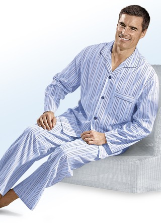 Pyjamas i ledig modell med hel knäppning av vävt tyg
