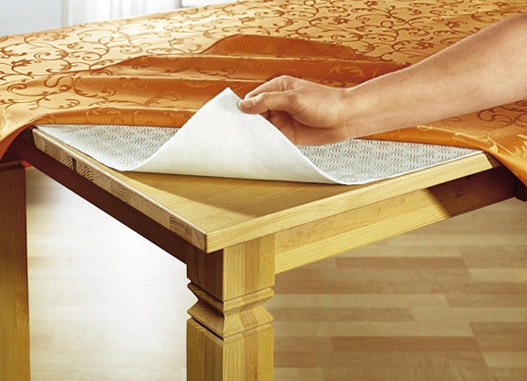 Bordsdukar - Glidsäkert bordsskydd, i storlek 105 (Ø 105 cm) till 180 (130/180 cm), i färg