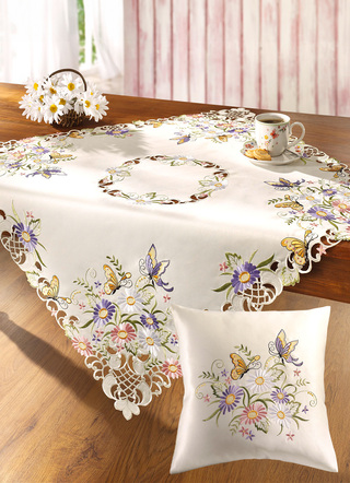 Bords- och rumsdekoration med blommor och fjärilar