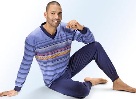 Pyjamas med V-ringning, muddar och tryckt mönster