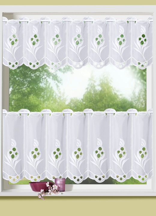Korta gardiner - Kort gardinkappa med äkta Plauener-broderi, i storlek 823 (35x120 cm) till 834 (50x300 cm), i färg VIT Utsikt 1