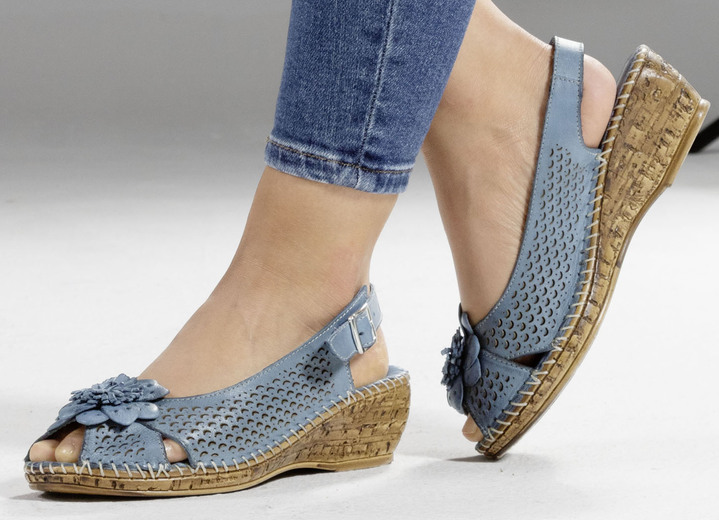 Sandaletter & slip in-skor - Gemini sandal med läderblomma, i storlek 036 till 042, i färg JEANS Utsikt 1