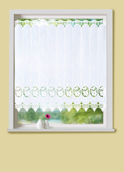 Korta gardiner - Kort gardin med blommor i makraméspets, i storlek 823 (35x120 cm) till 890 (90x225 cm), i färg VIT Utsikt 1