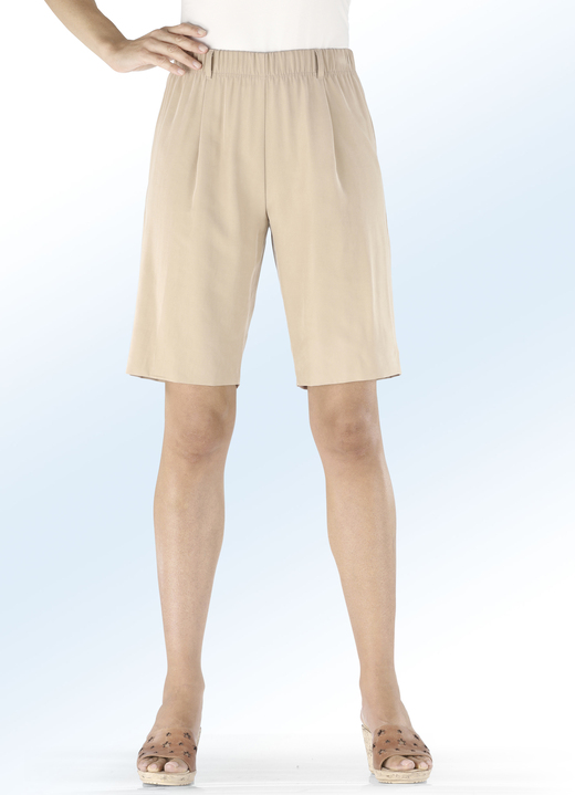 - Bermudashorts i en bekväm pådragsform, i storlek 034 till 050, i färg BEIGE