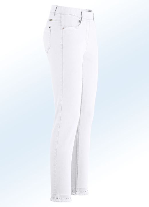 - Magiska jeans med fina nitar och en trendig franskant, i storlek 017 till 052, i färg VIT Utsikt 1
