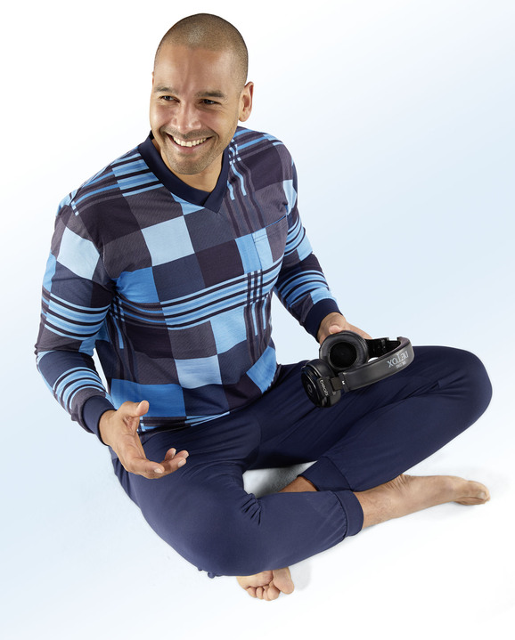 Pyjamasar - Pyjamas med V-ringning och påsydd bröstficka, i storlek 046 till 062, i färg BLÅ MARIN