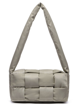 Collezione Alessandro-väska tillverkad av känsligt glänsande textilmaterial