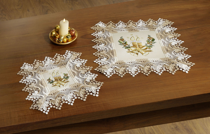 - Bords- och rumsdekorationer med julljusmotiv, i storlek 101 (doily, 35/ 50 cm) till 404 (örngott, 40/ 40 cm), i färg ECRU-FÄRGAD Utsikt 1