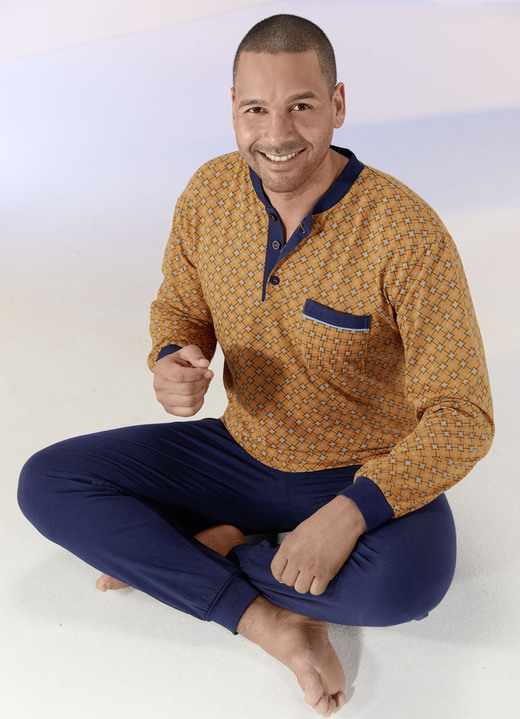 Pyjamasar - Pyjamas med knappslå, ärm- och benslut, i storlek 048 till 064, i färg CURRY MARIN Utsikt 1