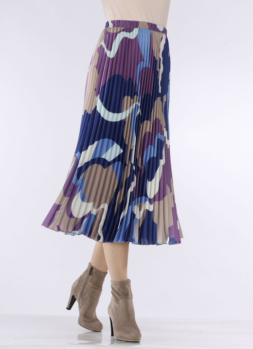 Mönstrad - Plisserad kjol i expressiv design, i storlek 018 till 056, i färg DENIM BLÅ-MAUVE-BEIGE-ECRU Utsikt 1