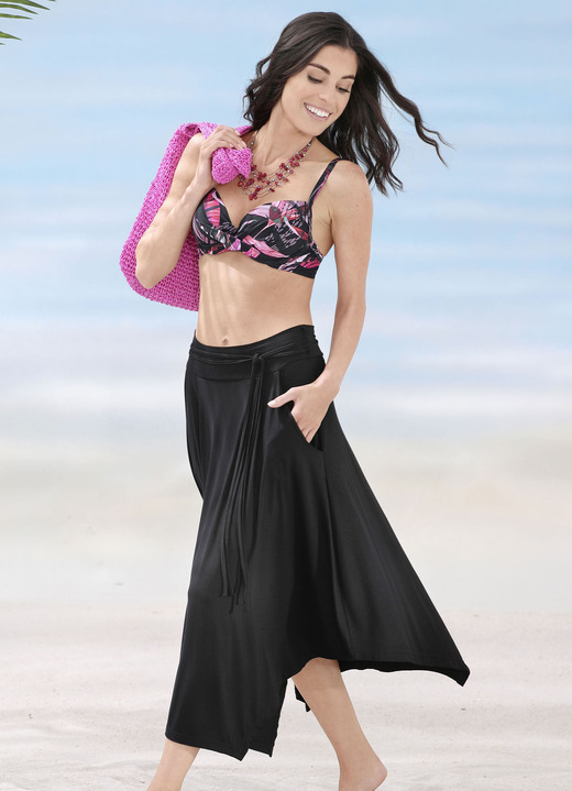 Strandklänningar - Laurina kjol i slipform, i storlek 036 till 052, i färg SVART