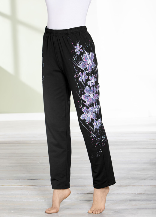 Fritidsbyxor - Byxor med en fantastisk blommig design, i storlek 018 till 054, i färg SCHWARZ Utsikt 1