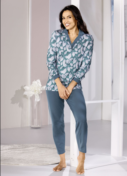 Lång- & kortärmade pyjamasar - Pyjamas, långa ärmar med enknappsstängning och manschetter med knäppning, i storlek 036 till 054, i färg PETROL-SALBEI
