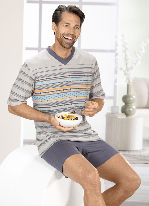 Pyjamasar - Set: Pyjamas och V-ringade shorts, i storlek 046 till 062, i färg GRAU-BUNT Utsikt 1