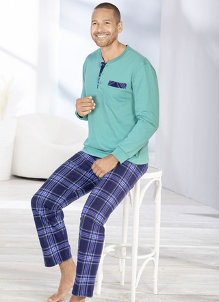 Pyjamas med knappslå och öppna ärmslut