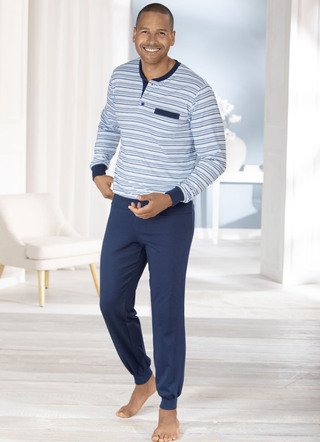 Set: pyjamas + shorty med knappslå