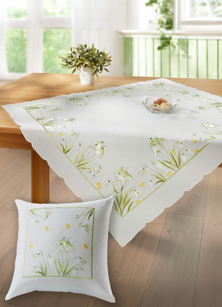 Broderad bords- och rumsdekoration med snödroppedesign