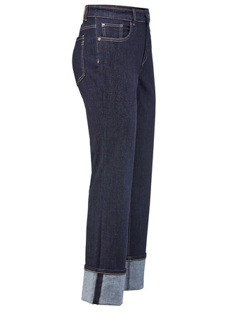 Magiska jeans med upprullade manschetter