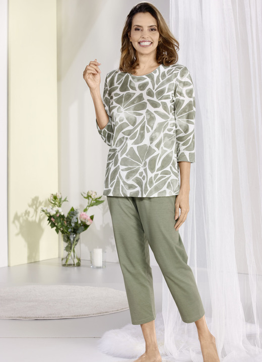 Lång- & kortärmade pyjamasar - Laurina pyjamas med 3/4-ärmar och långa byxor, i storlek 036 till 052, i färg OLIV-VIT Utsikt 1