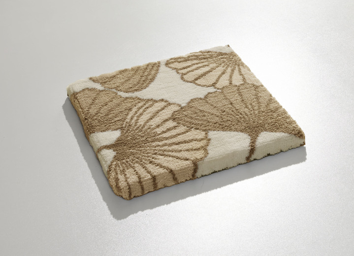 Badrumsinredning - Badrumsset med motiv av ginkgoblad, i storlek 100 (Halvrund matta, 50/ 80 cm) till 112 (Skydd för toalettlock, 47/ 50 cm), i färg CAPPUCCINO Utsikt 1
