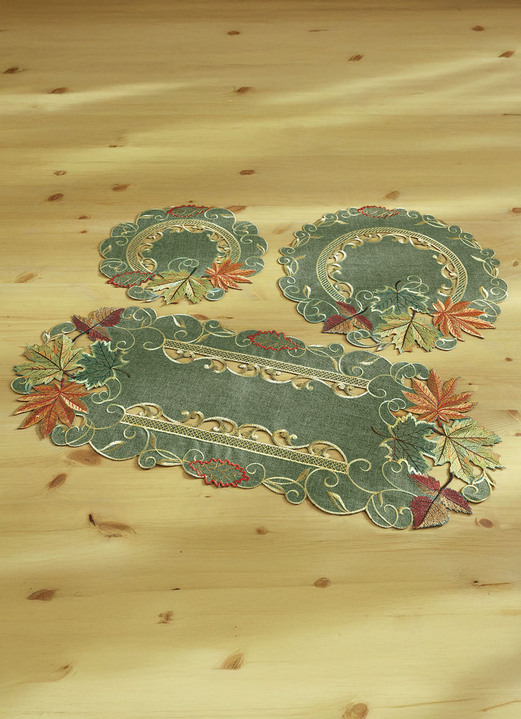 Heminredning - Bords- och rumsdekoration med höstlövsbroderi, i storlek 101 (löpare oval, 30x 70 cm) till 404 (Kuddfodral, 40x 40 cm), i färg GRÖN Utsikt 1