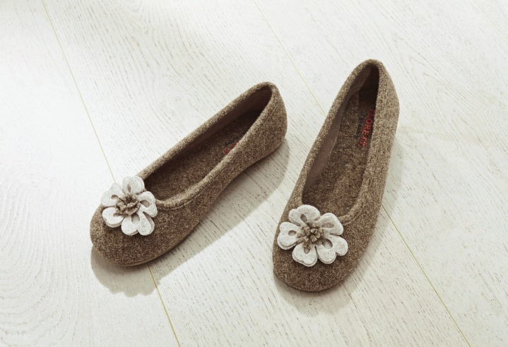 Pumps & ballerinaskor - Florett ballerina tillverkad av bekvämt filtmaterial, i storlek 036 till 042, i färg BRUN