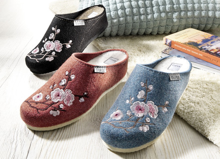 Broderade tofflor