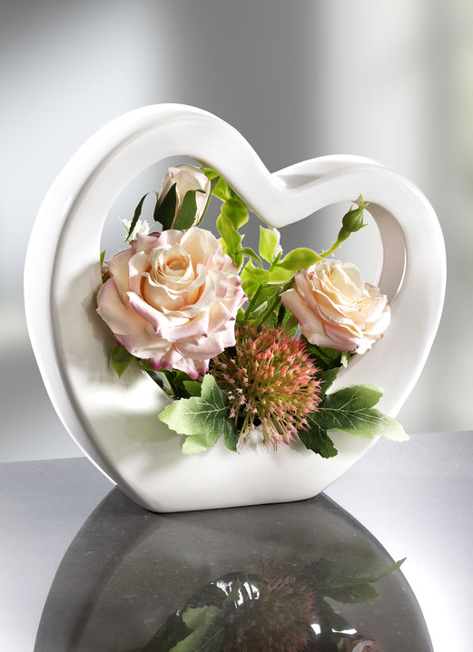 Presentidéer - Rose arrangemang i hjärtat keramisk skål, i färg LJUSROSA KRÄM