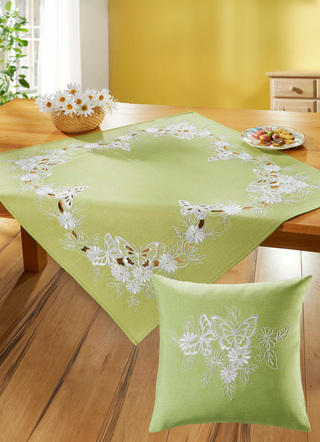 Bords- och rumsdekoration med broderade fjärilar och blommor