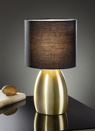 Modern bordslampa med metallbas