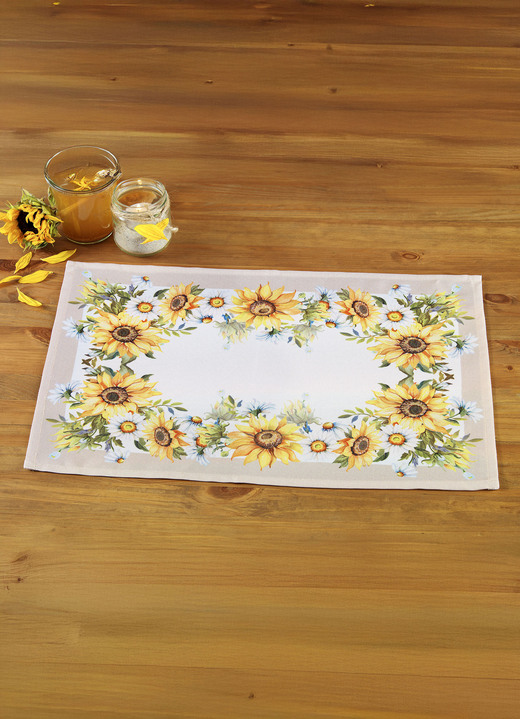 Hemtextil - Bord- och rumsdekoration med solrosmotiv, i storlek 101 (doily, 35x 50 cm) till 404 (örngott, 40x 40 cm), i färg BUNT Utsikt 1