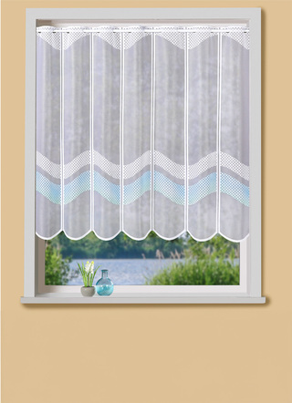 Handfärgad kort gardin
