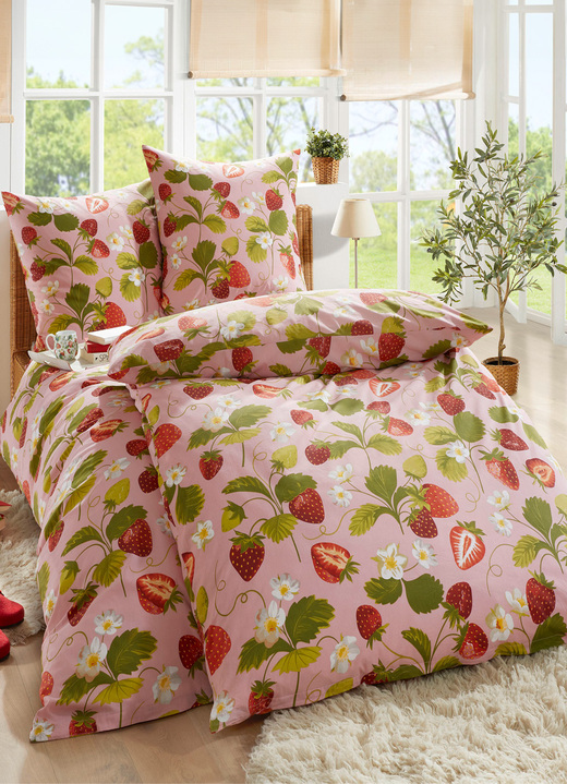 Påslakanset - Bäddset med jordgubbsmotiv, i storlek 112 (80x80 cm + 135x200 cm) till 115 (80x80 cm + 155x220 cm), i färg ROSE