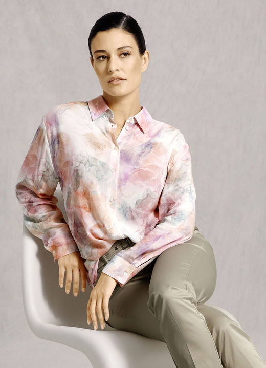 Lång ärm - Skjortblus med snygg all-over design, i storlek 038 till 052, i färg MULTICOLOR Utsikt 1