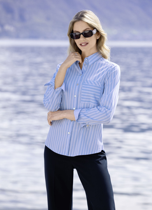Blusar - Blus i randig design, i storlek 036 till 048, i färg HELLBLAU-WEISS Utsikt 1