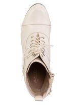 Andrea Conti, moderiktiga damst&ouml;vlar, vinterskor, med dragkedja ECRU