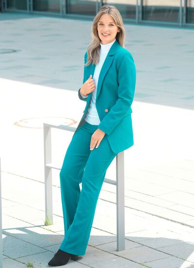 Byxdress med lapelkrage 