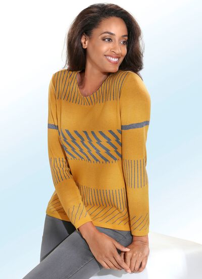 Pullover med modal och ett intressant randigt m&ouml;nster 