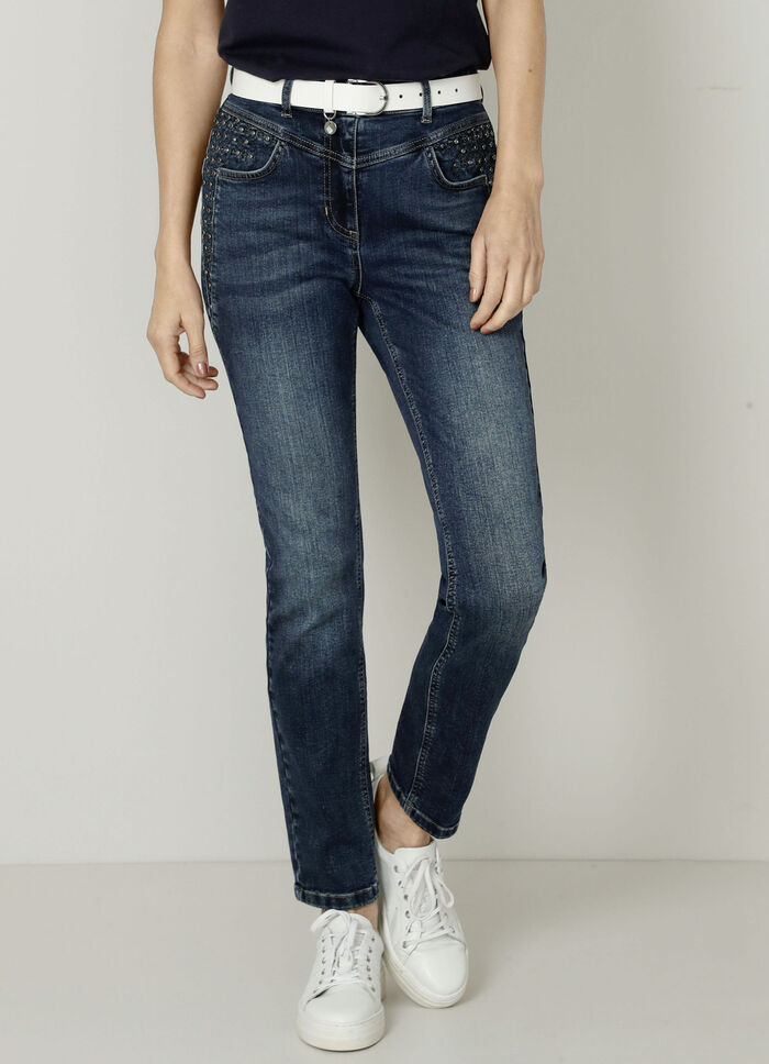 Jeans med strass och dekorativa sömmar 