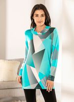 L&aring;ng skjorta med en ledig turtleneck 