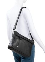 Laurina-v&auml;ska tillverkad av fullnarvat nappal&auml;der SVART