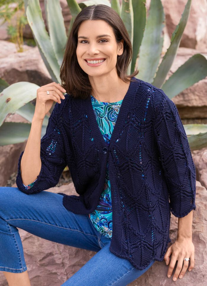 Kofta med en i&ouml;gonfallande virkad look 