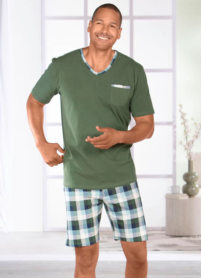 Shorty, 3 delar, med tv&aring; toppar och ett par byxor 