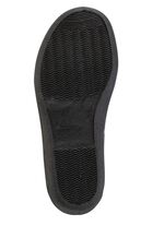 Tofflor tillverkade av mjukt, blommigt meshmaterial 