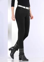 Byxor med uts&ouml;kt broderi i etnostil 