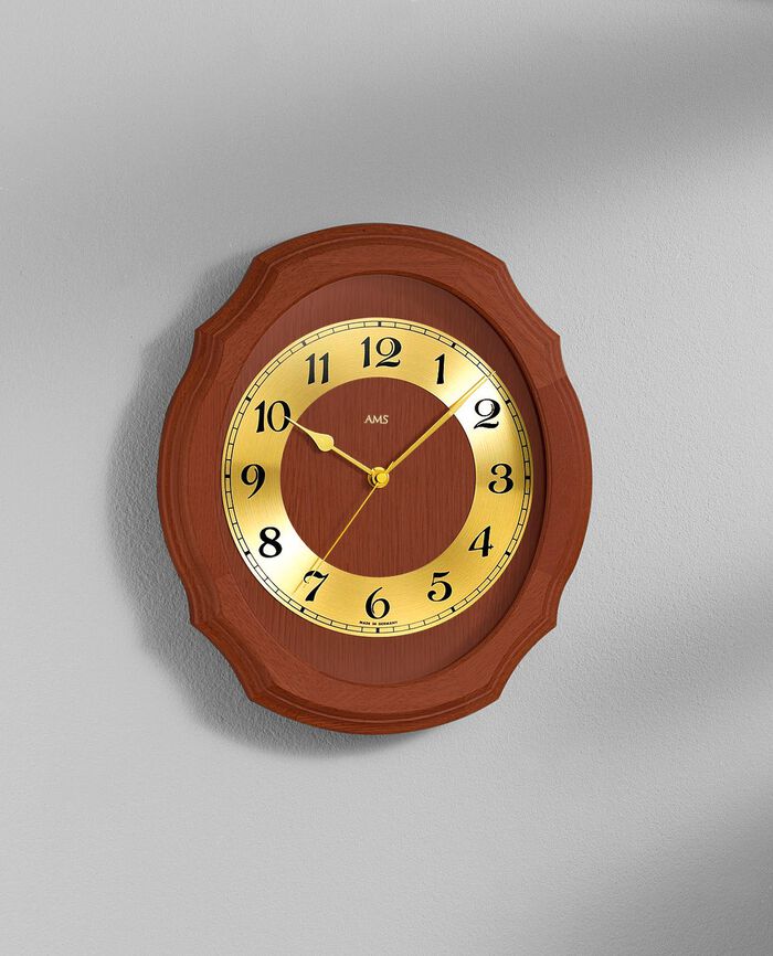 V&auml;ggklocka med radiostyrt urverk 