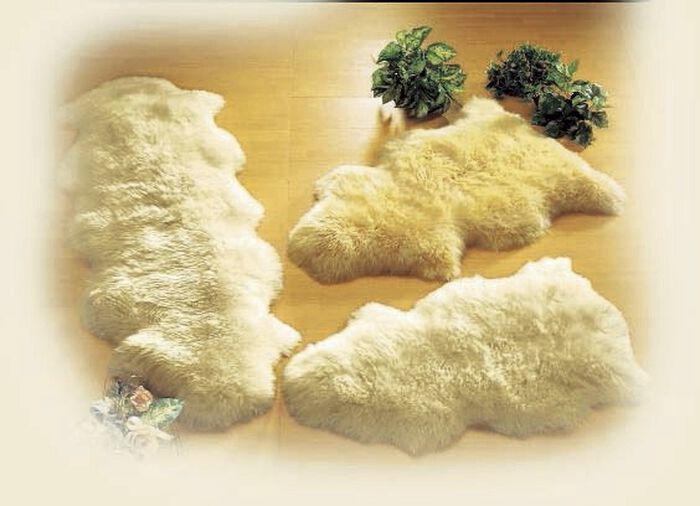 Matta gjord av &auml;kta merino lammskinn BEIGE