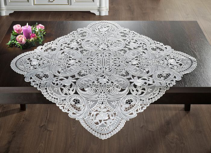 Bords- och rumsdekoration gjord av &auml;kta Plauenspets 